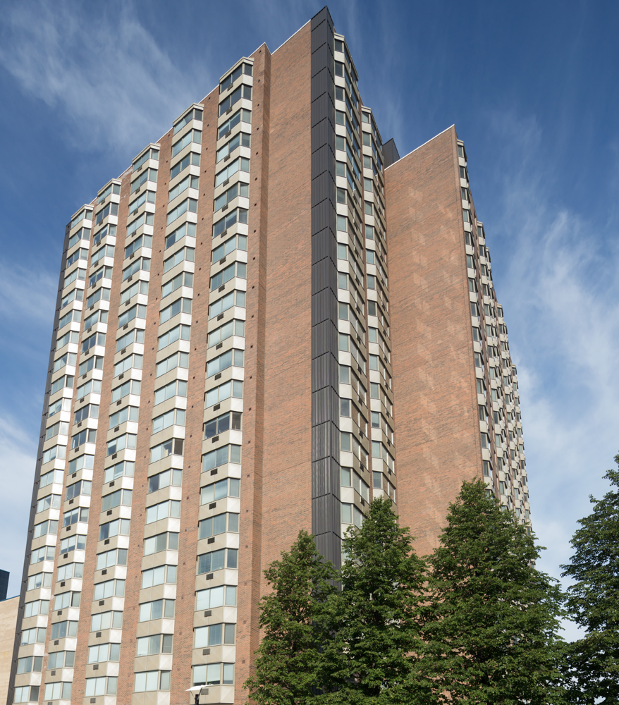 160 Chapel Apartments in Ottawa, ON